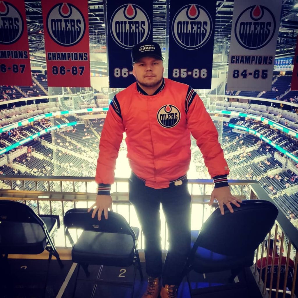 Roosteeni in Edmonton, Canada, to watch his favorite hockey team, the Edmonton Oilers